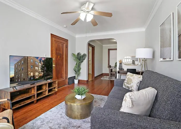 1br Contemporary With Laundry Facility - Lockwood 1 & 2 Apartment Chicago