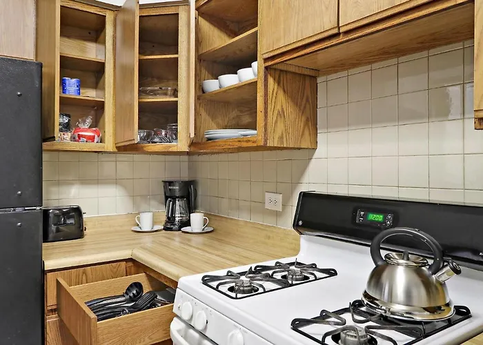 1br Contemporary With Laundry Facility - Lockwood 1 & 2 Apartment *