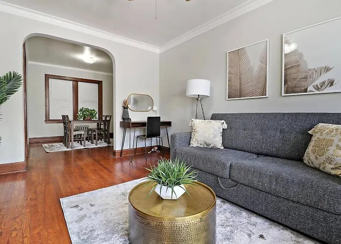 1br Contemporary With Laundry Facility - Lockwood 1 & 2 * Chicago
