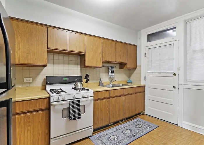1br Contemporary With Laundry Facility - Lockwood 1 & 2 Chicago