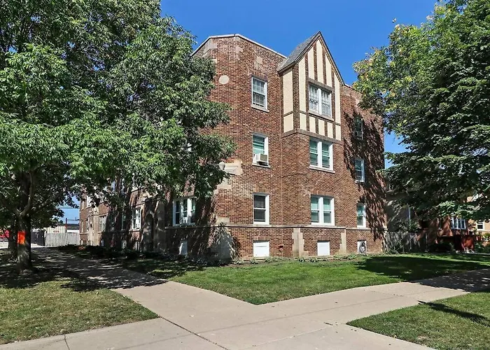 1br Contemporary With Laundry Facility - Lockwood 1 & 2 Apartment Chicago
