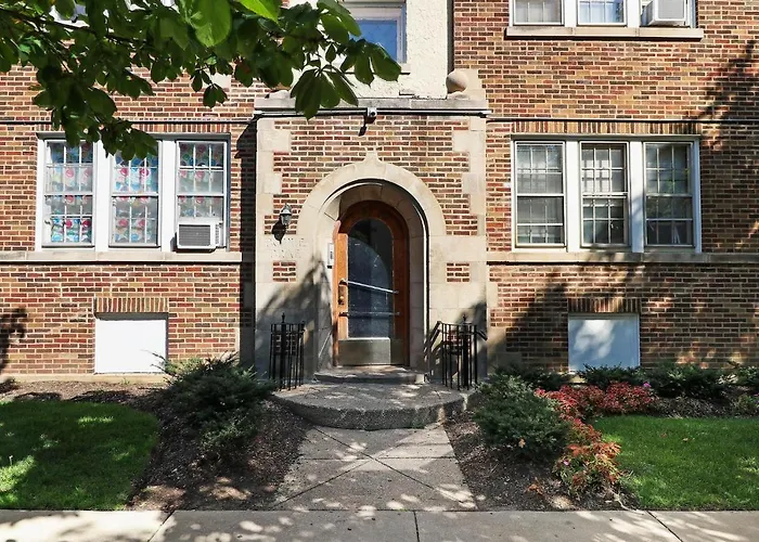 1br Contemporary With Laundry Facility - Lockwood 1 & 2 Apartment Chicago